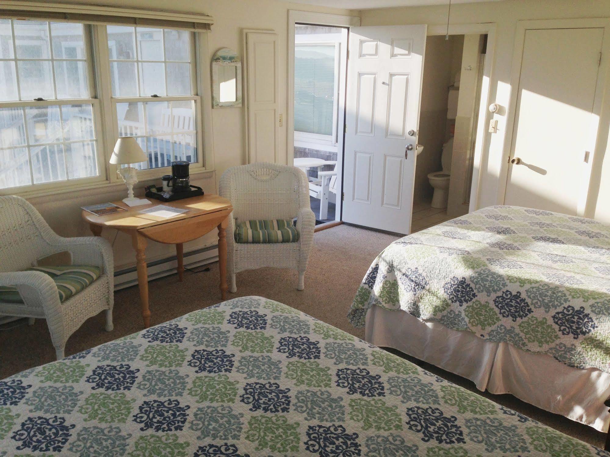 Hotel The Ocean View West Hyannisport Esterno foto